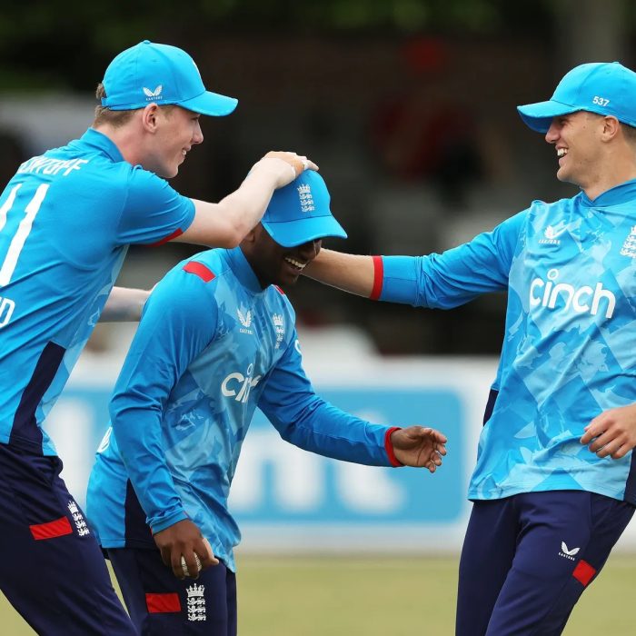 England thrash Sri Lanka to level series in high scoring game